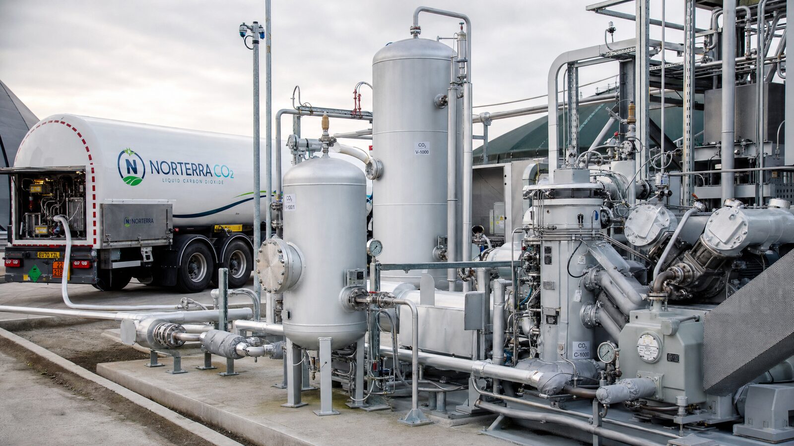 Bioenergy carbon capture (BECCS) process equipment with CO2 tanker